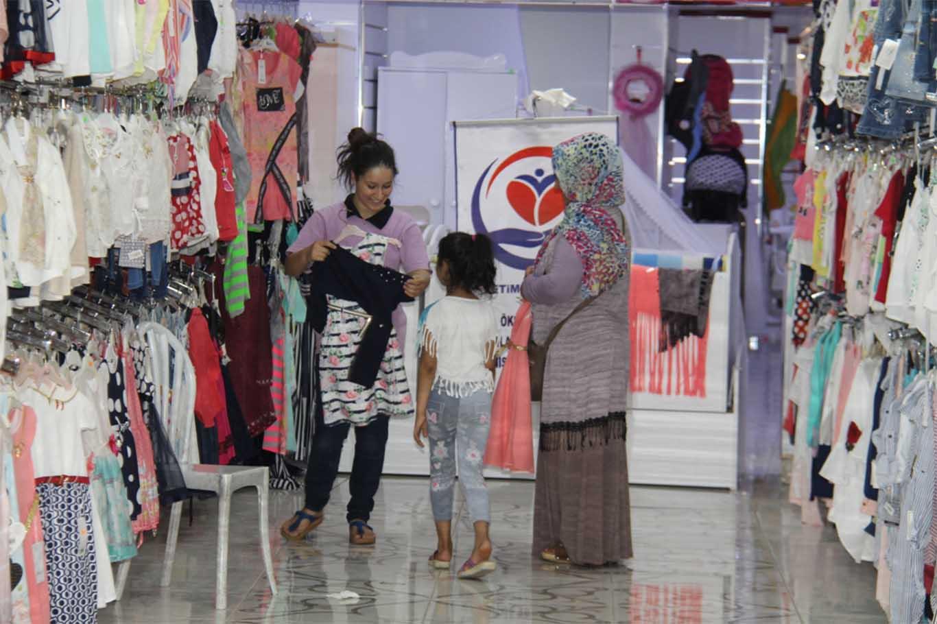 Yetimler Vakfı 120 yetimi giydirdi Yetimler Vakfı 120 yetimi giydirdi